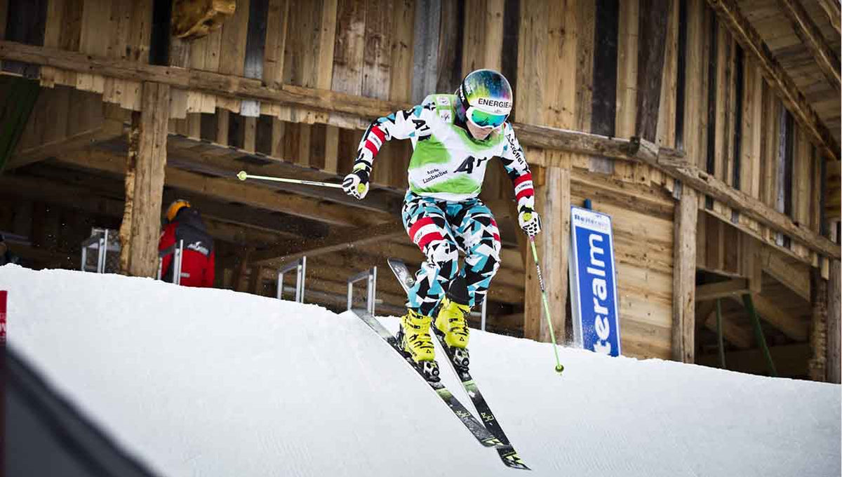 Skier on slope wearing Bauerfeind products