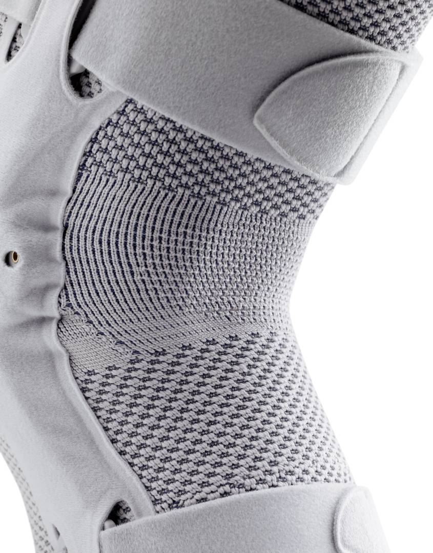 GenuTrain S Pro Hinged Knee Support